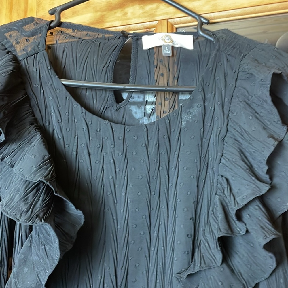 MELOGRANO RICO BLACK sheer Ruffled Ribbed Blouse, Size L - Picture 4 of 8